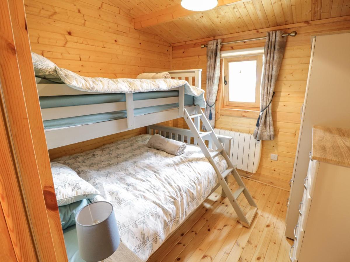 Port Heron Lodge Атлоун Екстериор снимка